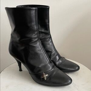 LOUIS VUITTON BLACK LEATHER ANKLE BOOTS 37.5